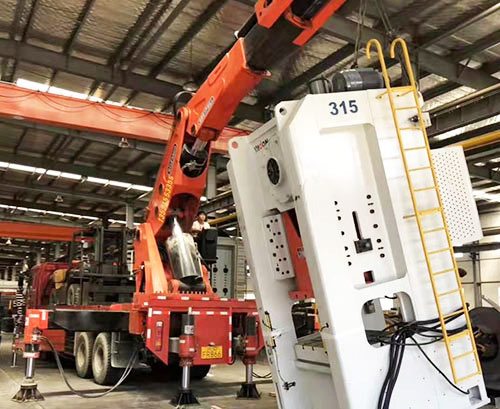 周矶管理区附近随车吊出租，轻松解决运输难题