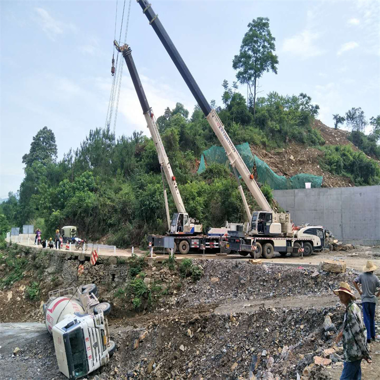 周矶管理区汽车掉沟里叫吊车救援要多少钱
