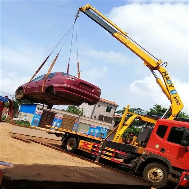 周矶管理区吊车吊汽车的正确方法